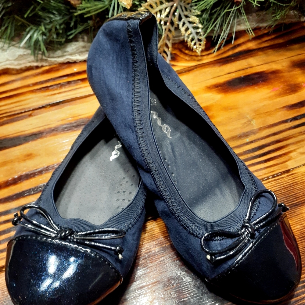 Girls ballet flats
